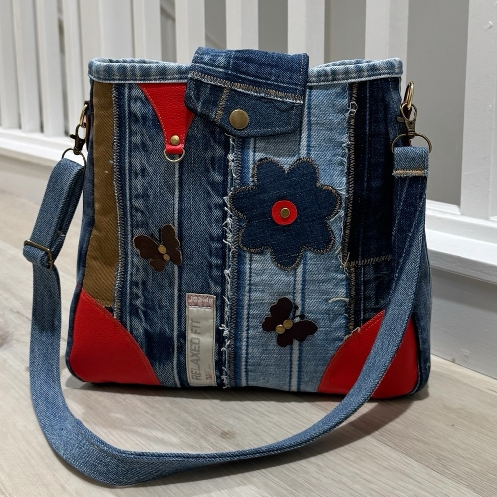 Patchwork Denim Crossbody Bag – Butterfly & Flower Design - Picture 11 of 13